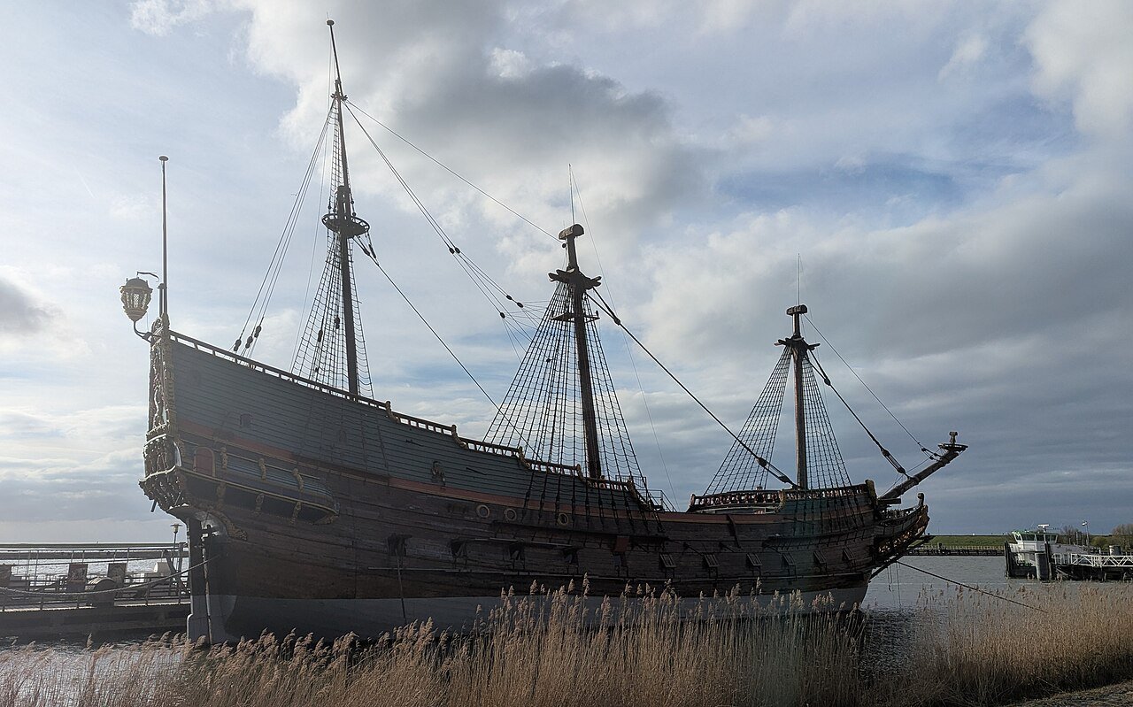 De Batavia in april 2026, vóór de aangekondigde verplaatsing.