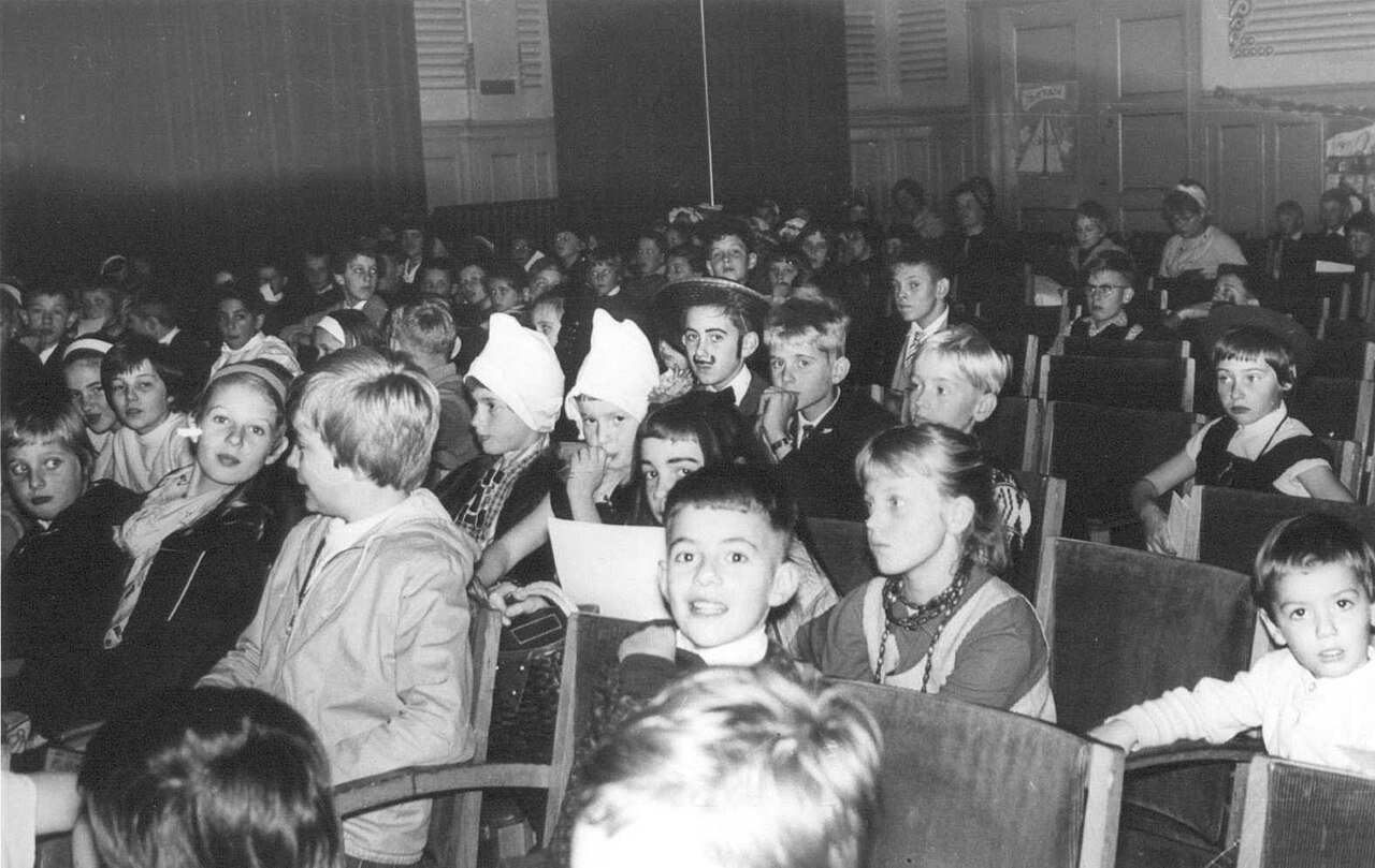 Publiek tijdens de Kinderboekenweek in 1962. Archieffoto.